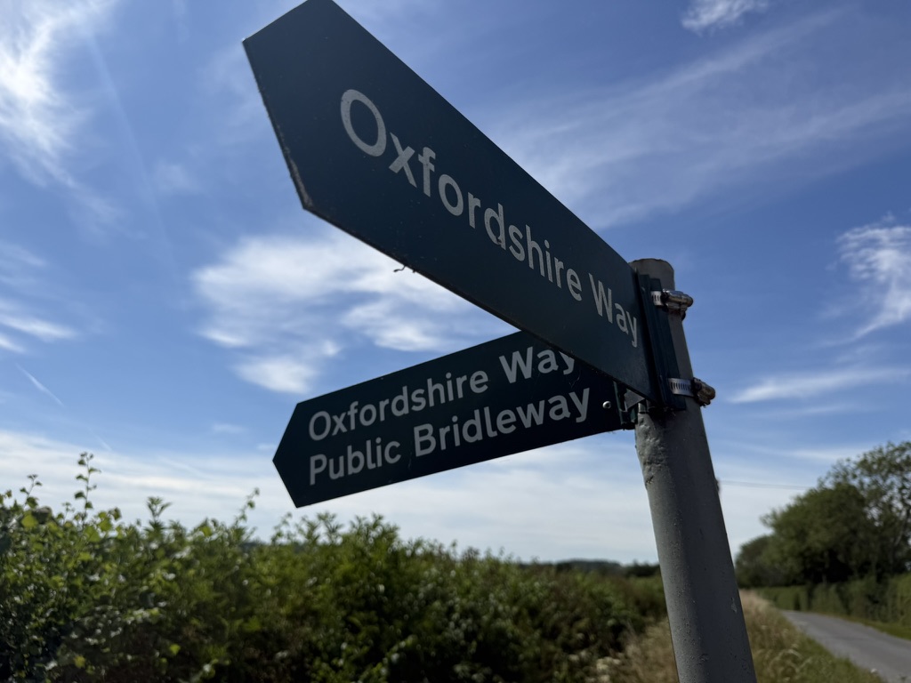 Oxfordshire Way footpath sign